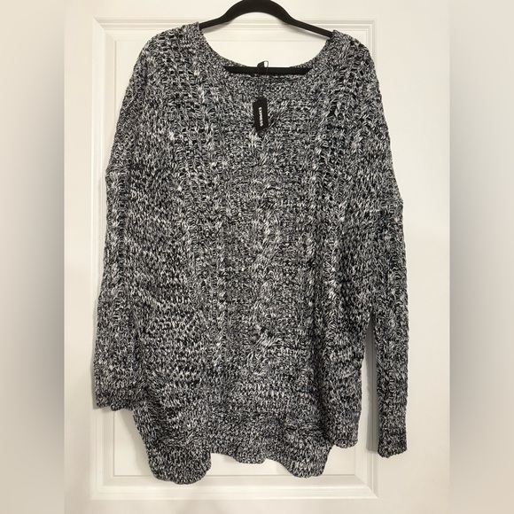Express Sweaters - Express Relaxed Crew Neck Sweater NWT Size L